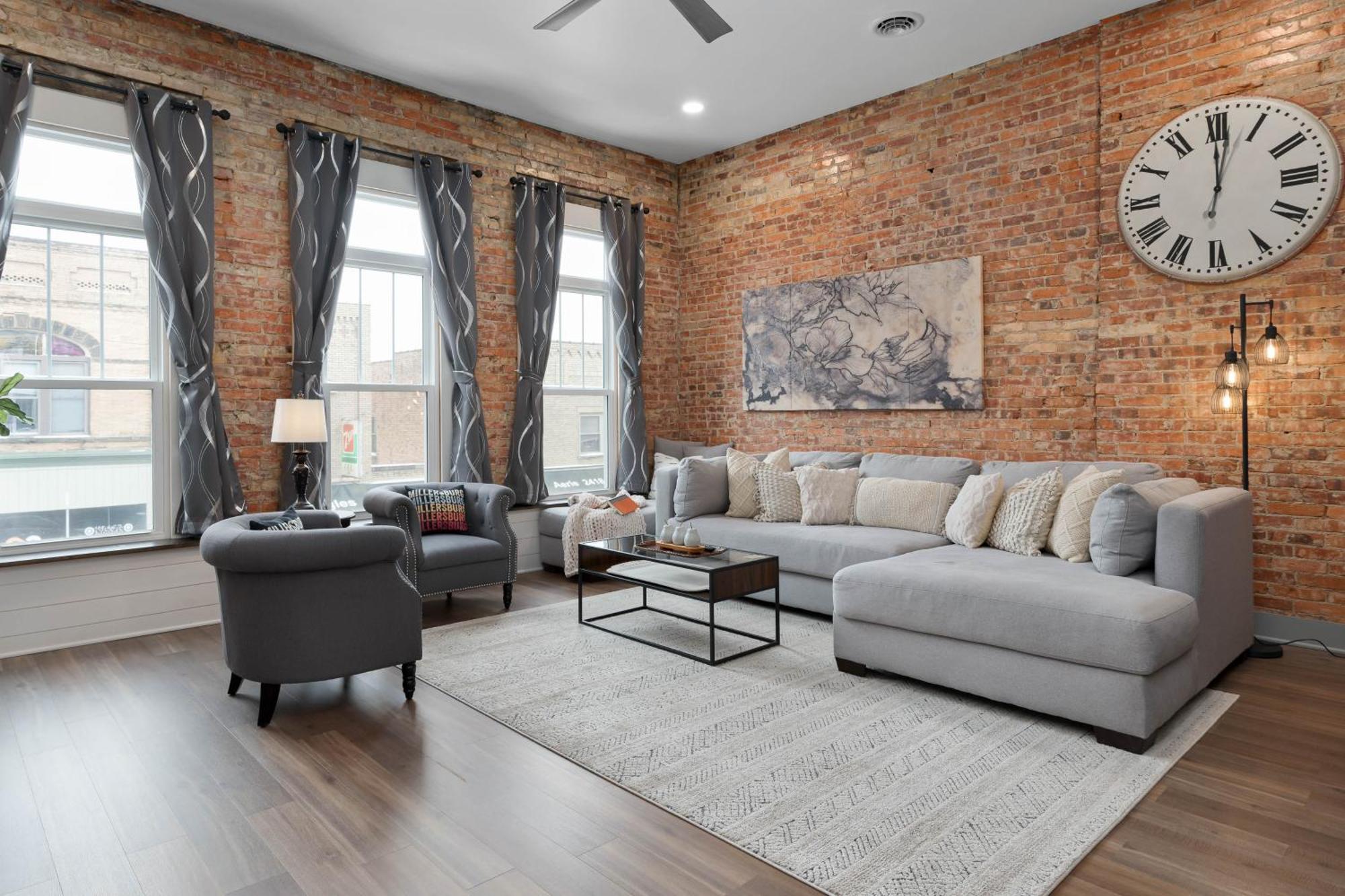 מילסבורג Spacious Luxury Apt In Historic Downtown - Oh Amish Country מראה חיצוני תמונה