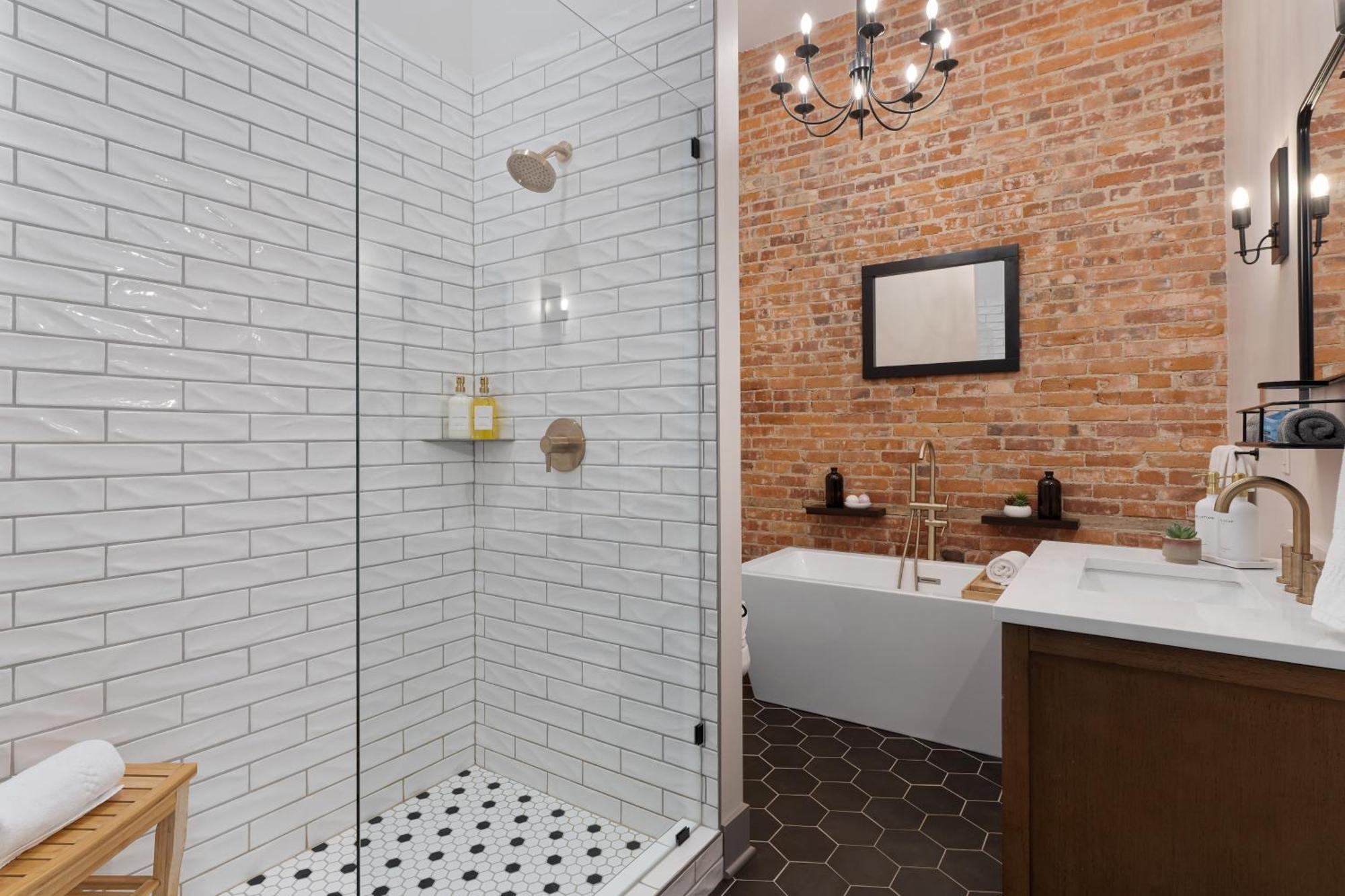 מילסבורג Spacious Luxury Apt In Historic Downtown - Oh Amish Country מראה חיצוני תמונה