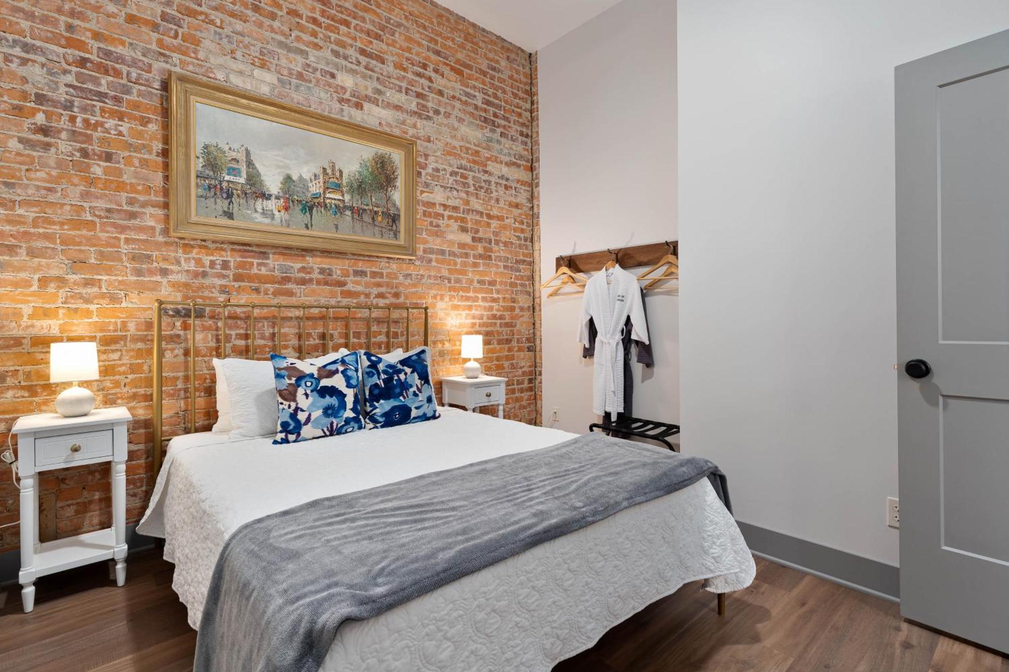 מילסבורג Spacious Luxury Apt In Historic Downtown - Oh Amish Country מראה חיצוני תמונה